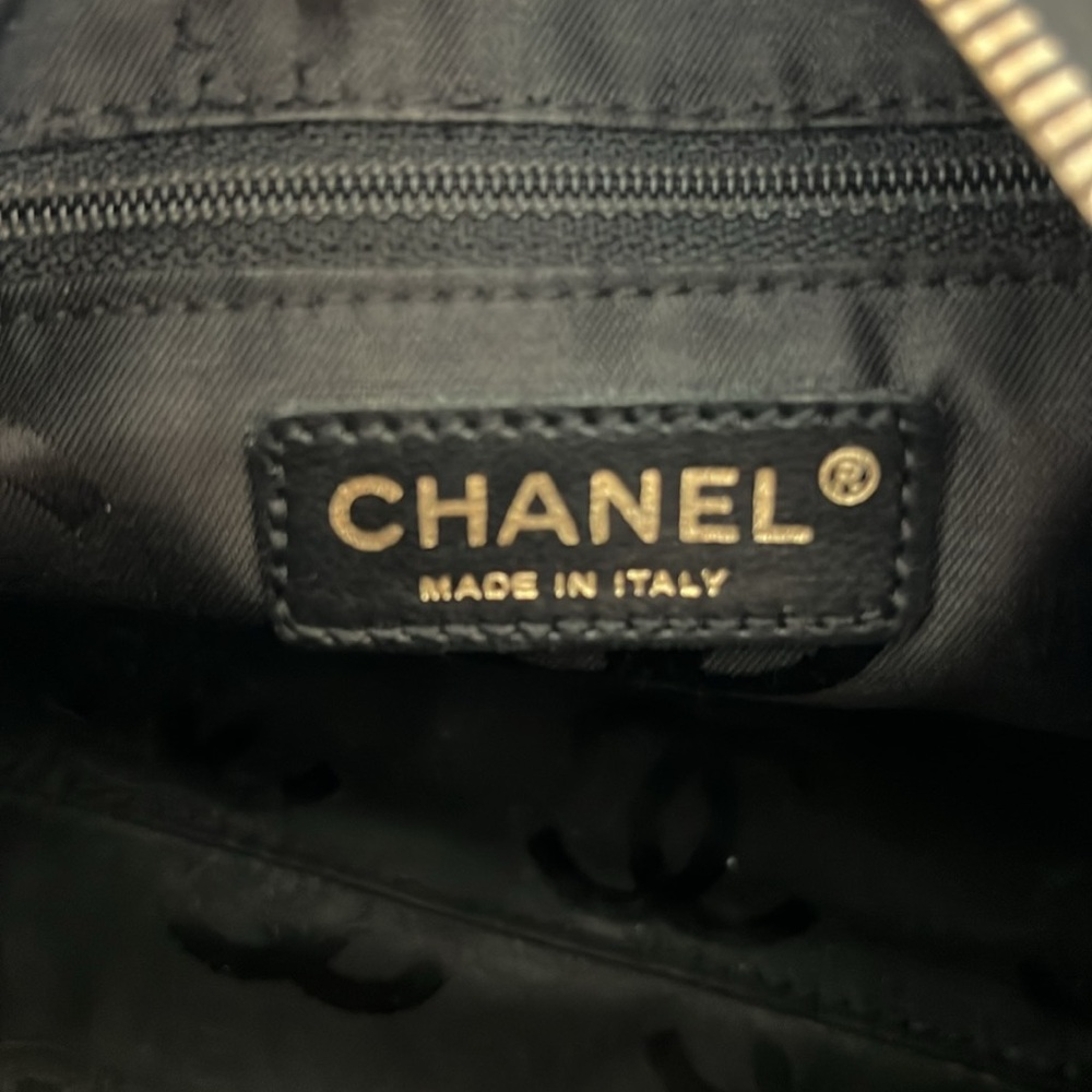 CHANEL Vintage Purse - Picture 11 of 17